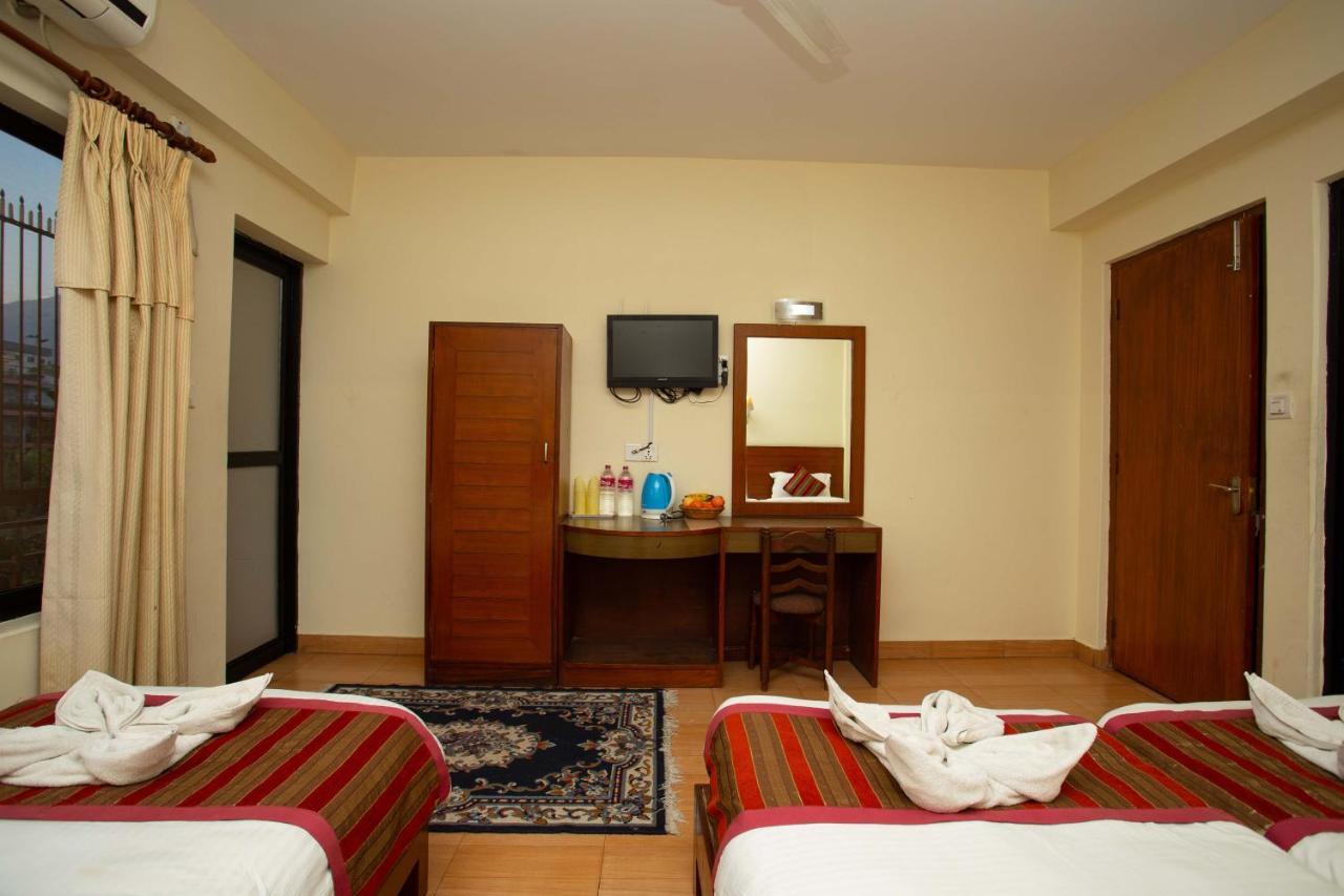 Hotel Orchid Покхара Экстерьер фото