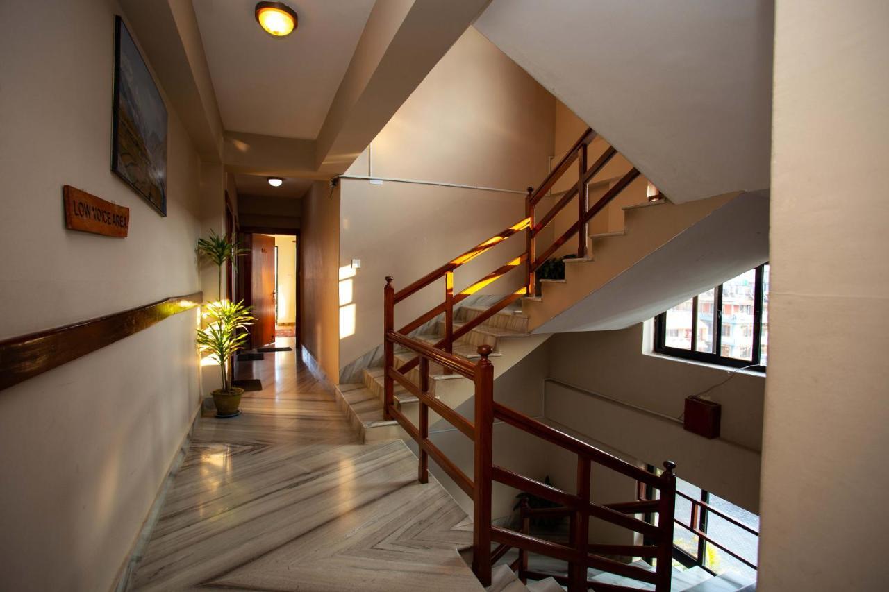 Hotel Orchid Покхара Экстерьер фото