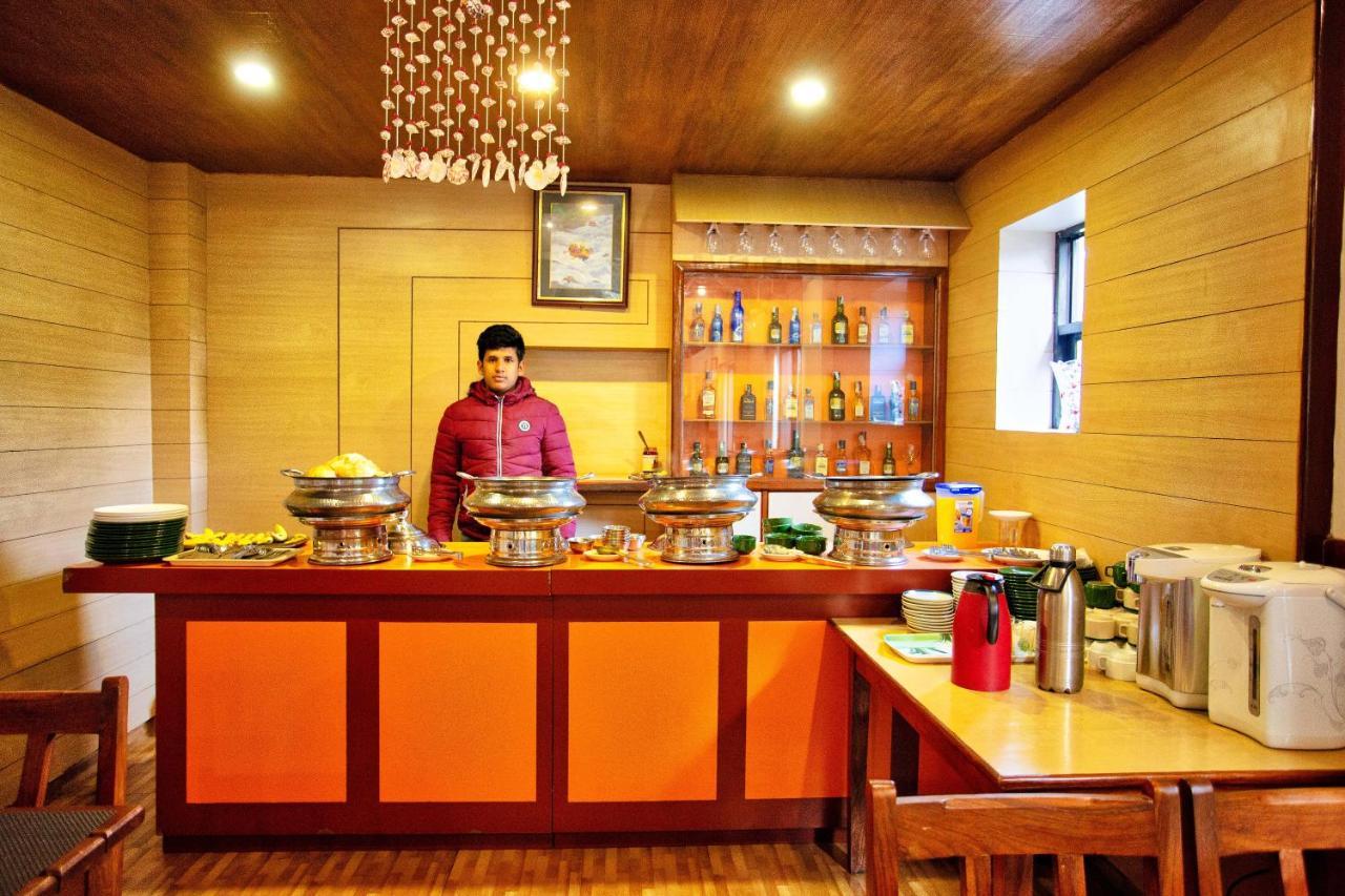 Hotel Orchid Покхара Экстерьер фото